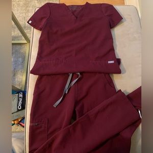 Figs Burgundy Scrub Set